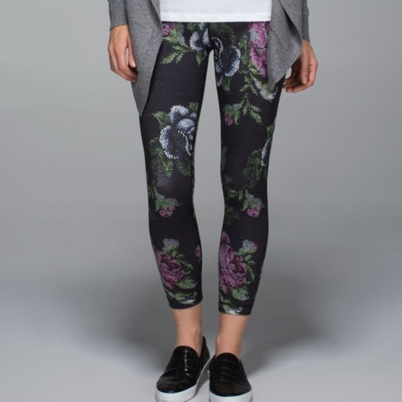 lululemon athletica Pants - EUC Lululemon Garden Party Leggings (Size 4)